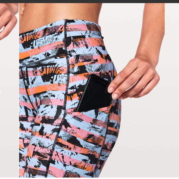 - Lululemon Speed Up Crop *21" Inversion Multi Size 4 Like New - Picture 5 of 7